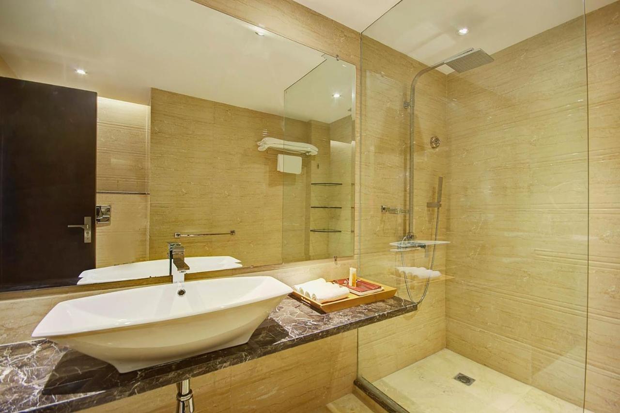 The Palm Spring A Boutique Hotel Naraina New Delhi Extérieur photo