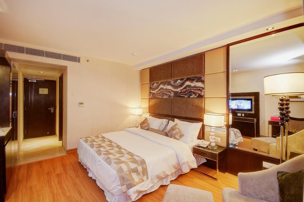 The Palm Spring A Boutique Hotel Naraina New Delhi Extérieur photo