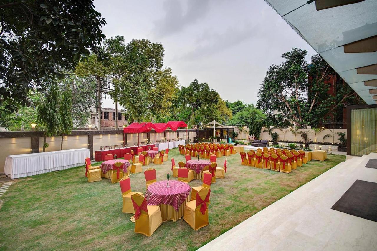 The Palm Spring A Boutique Hotel Naraina New Delhi Extérieur photo